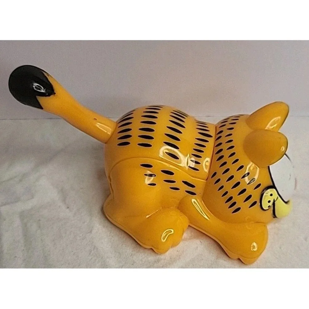 Garfield Magnifying Magnifier Lens Plastic Toy Cat